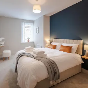 Baa, Ram & Ewe Apartment